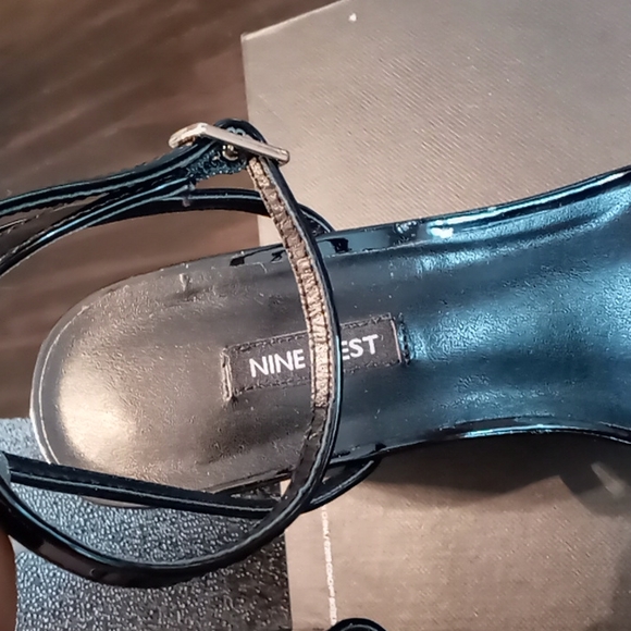 Sharp, Nine West, Ankle Strap Sandals!!! - Picture 2 of 3